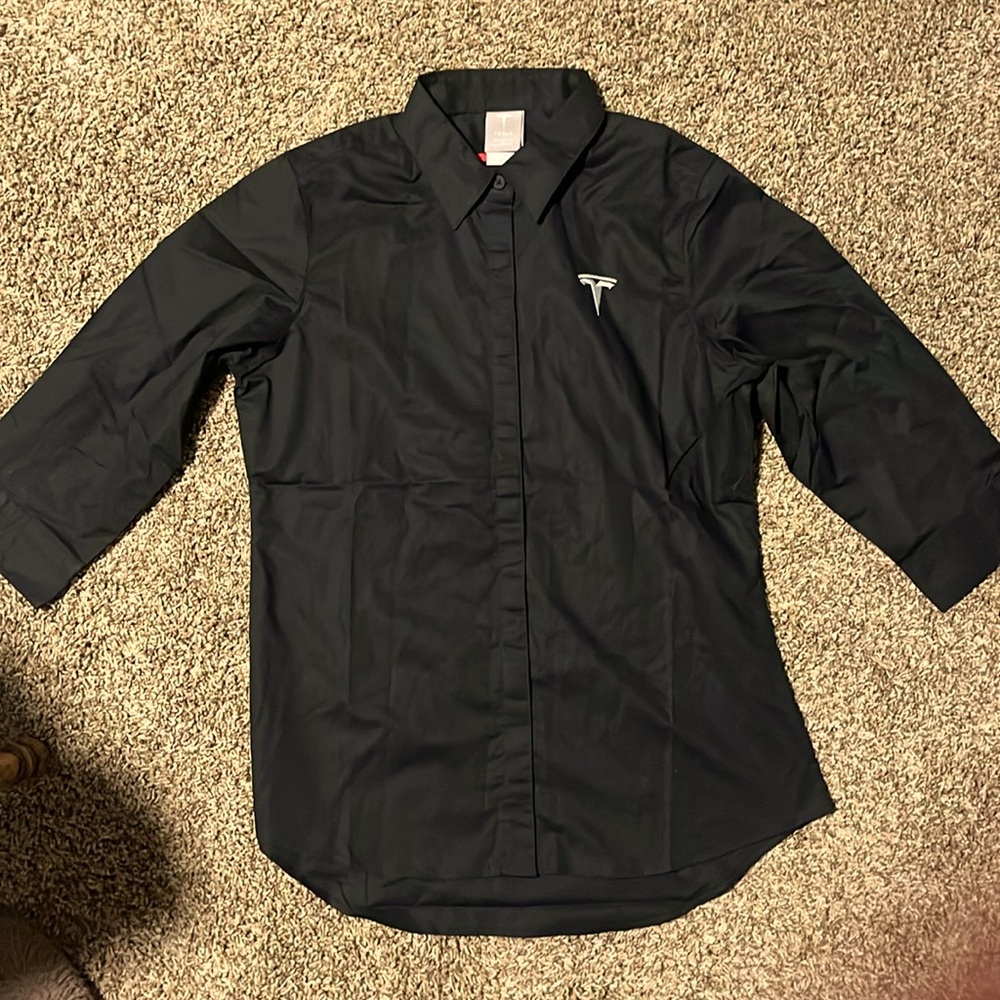 Women’s Tesla embroidered button up 3/4 sleeve. NEVER BEEN WORN !